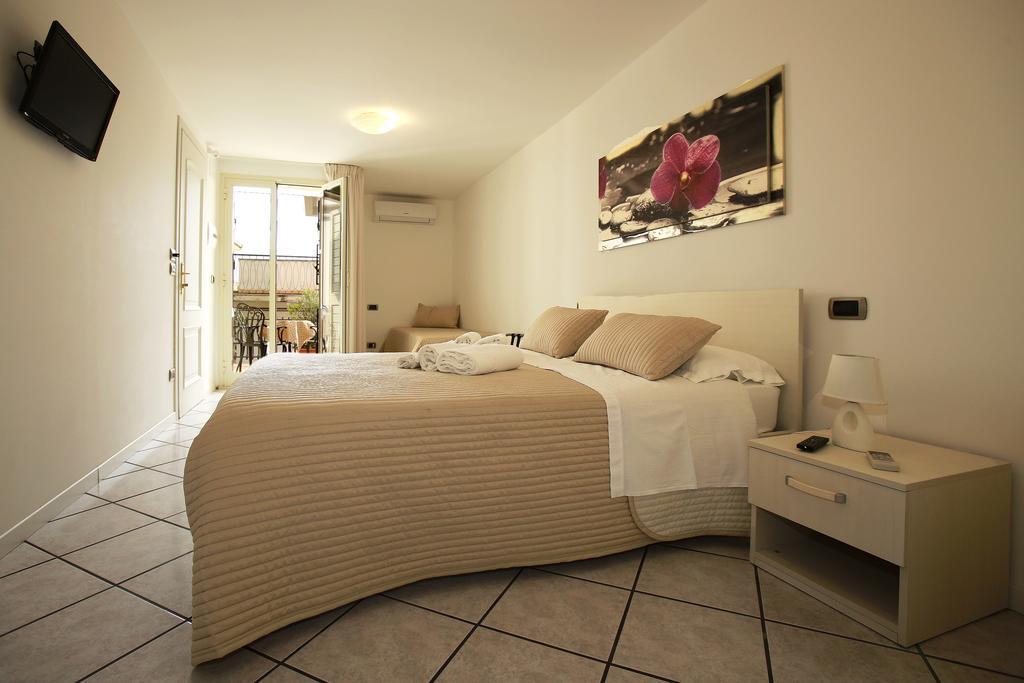 جيارديني ناكسوس B&B A Casa Di Amici المظهر الخارجي الصورة