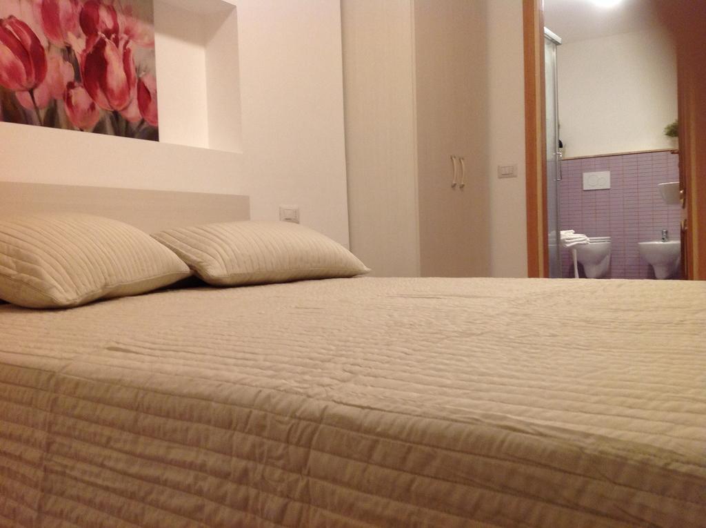 جيارديني ناكسوس B&B A Casa Di Amici الغرفة الصورة